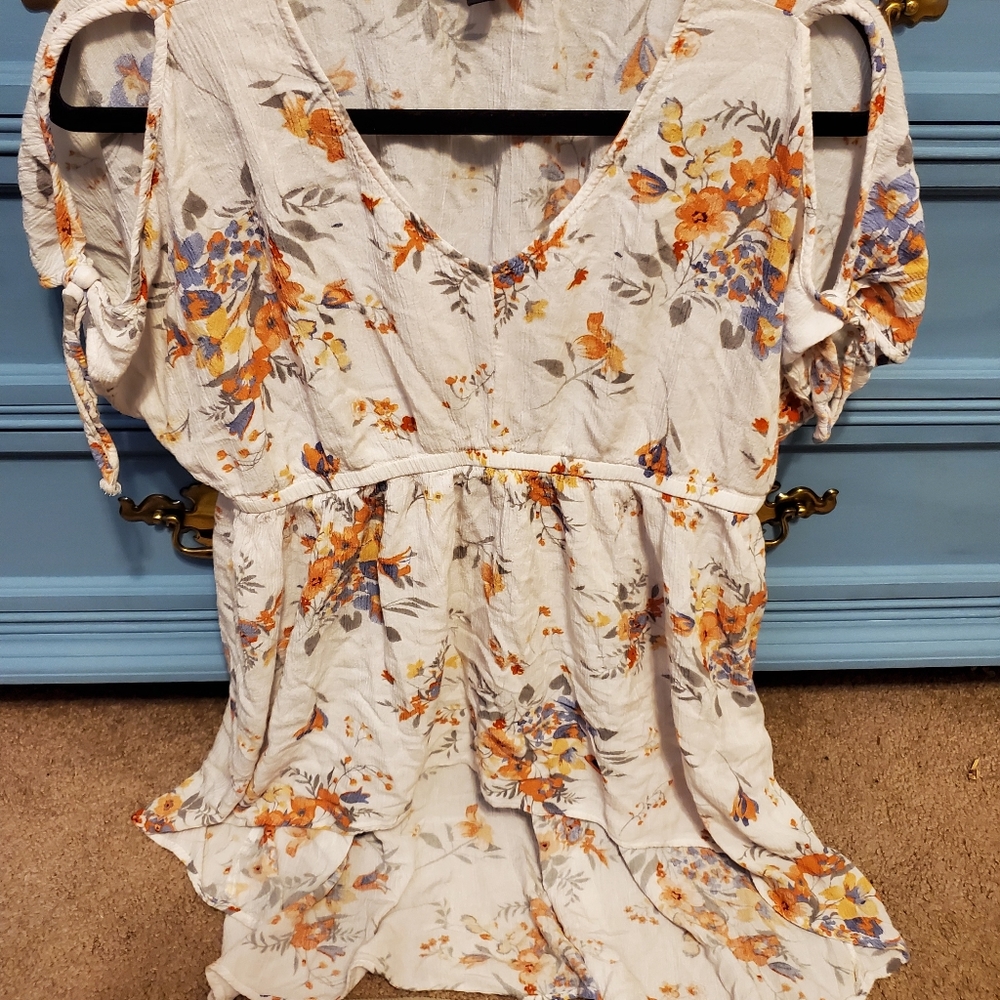 Torrid blouse 00 flower print